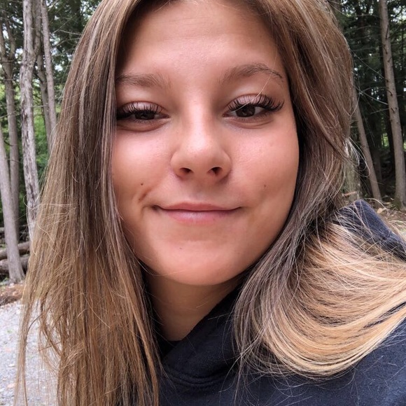 Meet your Posher, Erika - Picture 1 of 1